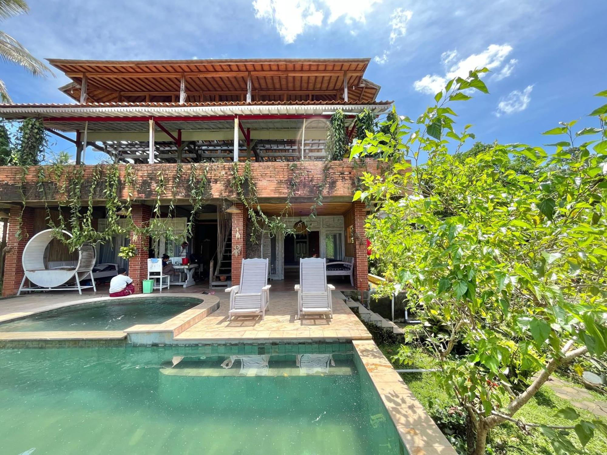 Pondok Isoke Bunggalow Banyuwangi  Exterior photo